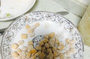 芋圆放冰箱硬了怎么办（解决芋圆硬化问题的简易方法）