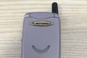 老式翻盖手机没充电器怎么打开？没有充电器时如何开启手机？
