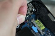 三星老式笔记本拆后盖方法？需要注意什么？