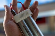 迷你快速闪充移动电源的正确使用方法是什么？