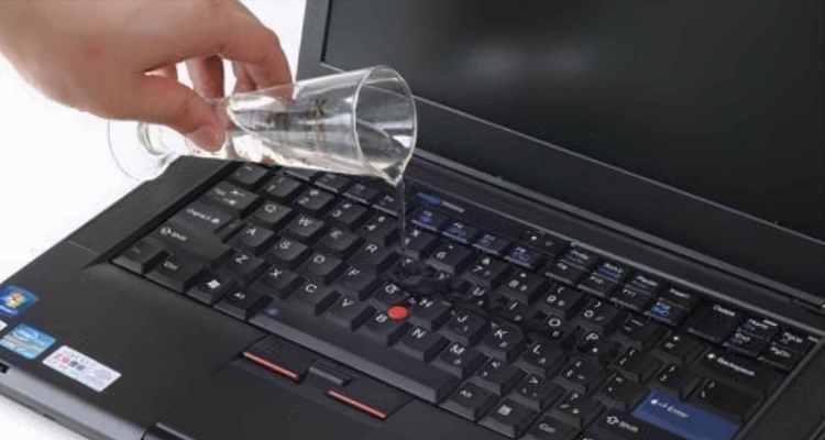 Win8系统键盘故障的解决方法（快速修复Win8系统键盘问题的技巧）