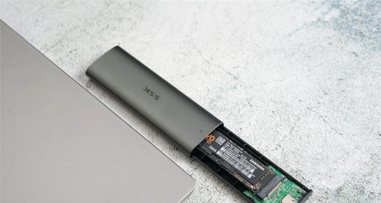 飚王500GB迷你移动固态硬盘评测（高速稳定的存储解决方案）