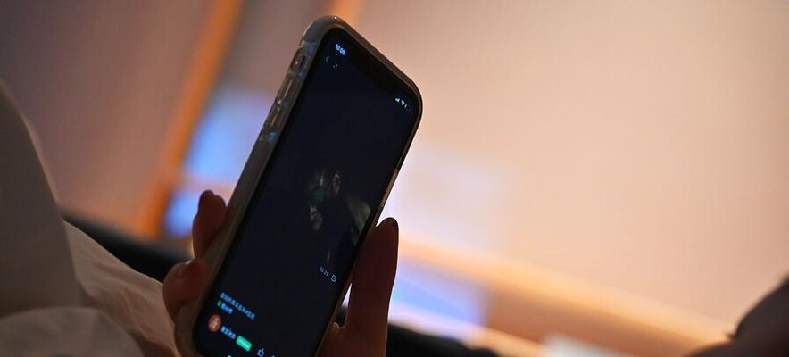 如何利用iPhone拦截垃圾短信（简单教程帮你解决iPhone接收垃圾短信的问题）