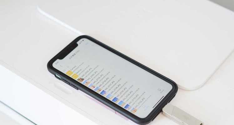 如何查看iPhone电池的使用时间（掌握iPhone电池使用时间的方法和技巧）