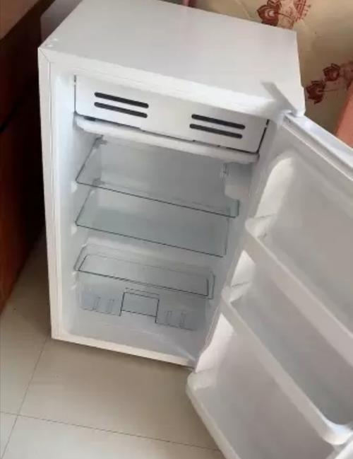 冰箱上的厚冰如何处理（解决厚冰问题的有效方法）