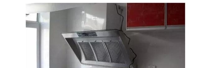 油烟机的清洗方法（轻松清理油烟机）