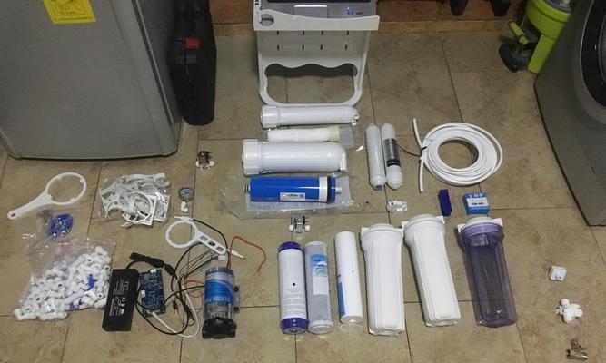 净水器接口漏水处理方法（了解净水器接口漏水原因及解决方案）