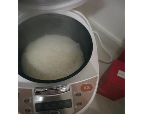 电饭煲不能产生蒸汽水的解决方法（探索电饭煲蒸汽问题的原因及解决方案）