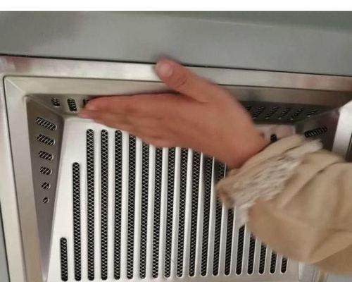 挤压式抽油烟机清洗方法（简单易行的清洗步骤帮助您保持厨房清洁）