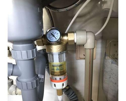净水器过滤器有味道怎么办（解决净水器过滤器产生味道的方法及注意事项）
