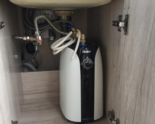 热水器防溅水槽清洗方法（保护热水器的有效措施与步骤）
