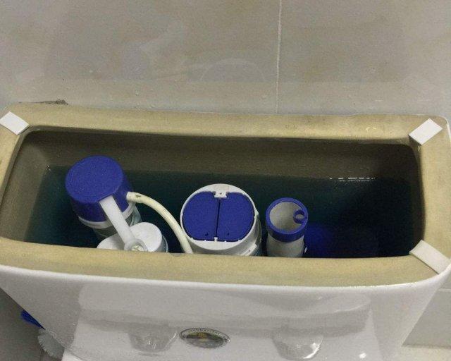 马桶水箱一直流水修理办法（解决马桶水箱持续流水的方法）