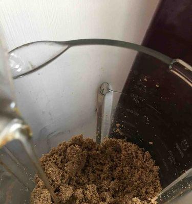 创意利用破壁机剩余芝麻酱的美味创意（15种芝麻酱剩余的巧妙用法与烹饪技巧）
