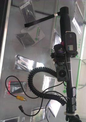 双摇臂显示器的安装方法（轻松操作）