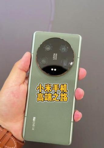 手机如何操作才能用圆形5个摄像头拍照？