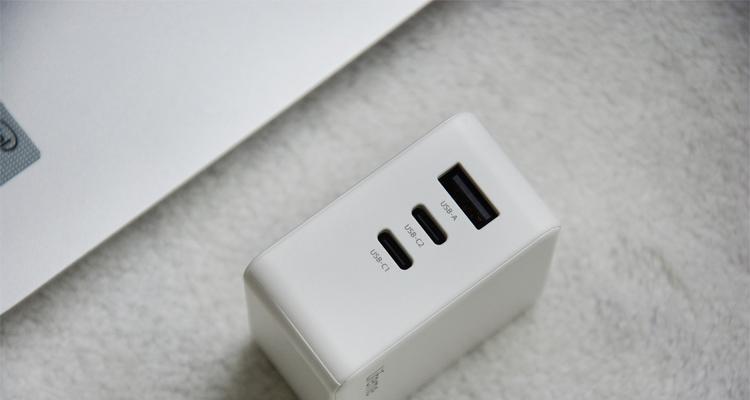 充电器头如何开启？需要什么工具吗？