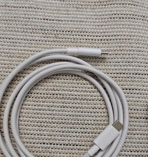 手机充电器的标准功率是多少瓦？不同功率充电器的使用效果有何不同？