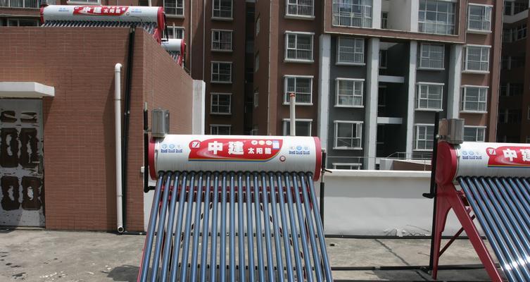 太阳能热水器充液操作需要注意什么？