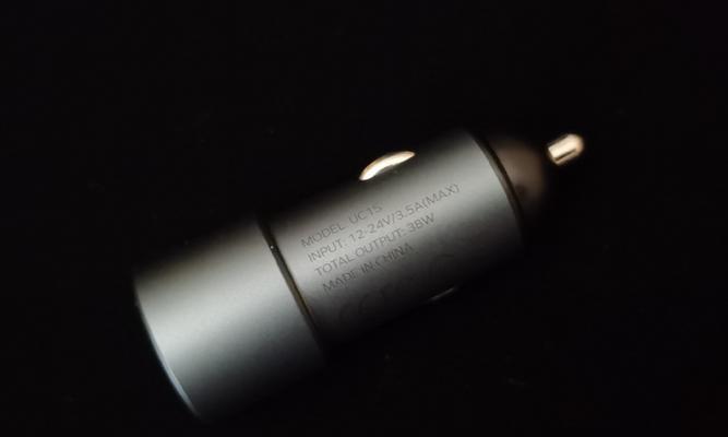 摩米士点烟器充电器的标准电压是多少？使用非标准电压充电安全吗？