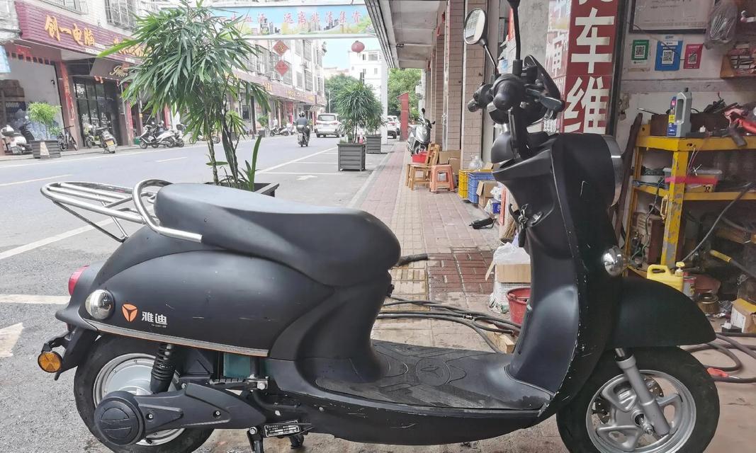 雅迪龟车新国标充电器功率是多少？使用时需要注意什么？