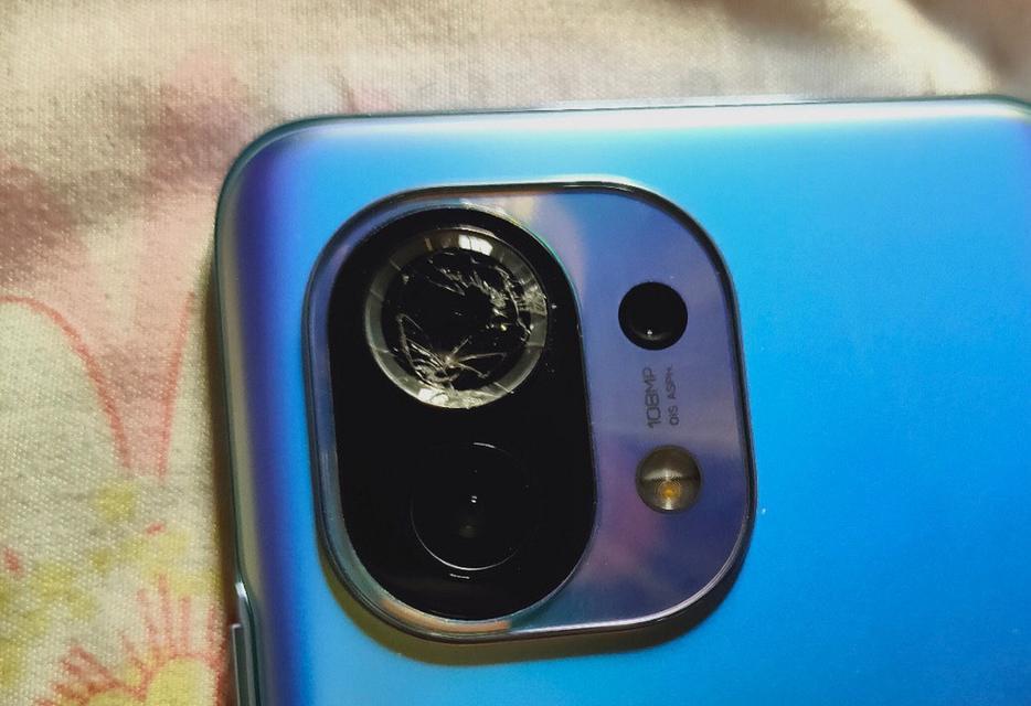 小米11蓝色后盖为何会掉皮？如何预防和处理？