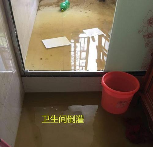 热水器倒灌雨水现象如何解释？