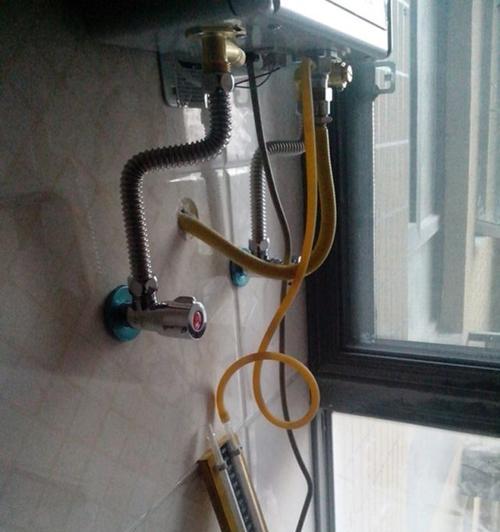 热水器暗管开孔需要注意哪些安全措施？