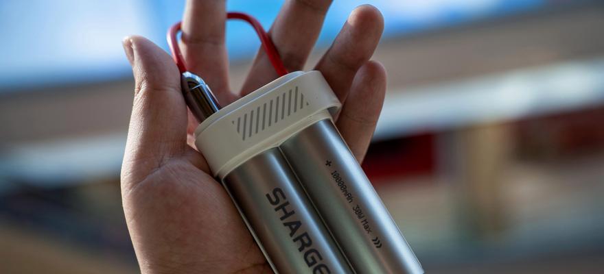迷你快速闪充移动电源的正确使用方法是什么？
