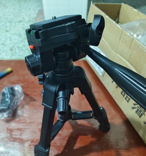 手机收缩三脚架使用步骤详细图解？