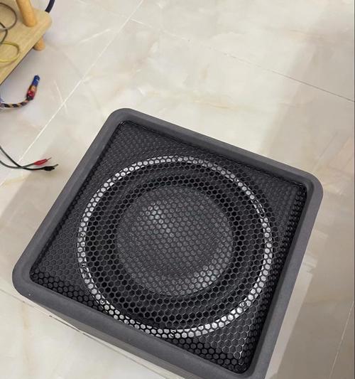 捷力w6车载低音炮的效果如何？使用过程中需要注意什么？