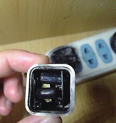 手机充电器爆炸后如何处理？