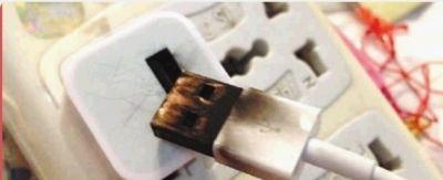 手机充电器爆炸后如何处理？
