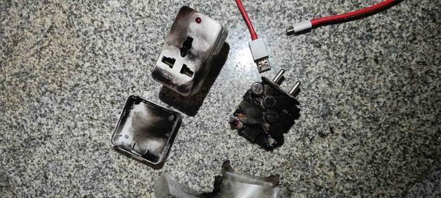 手机充电器爆炸后如何处理？
