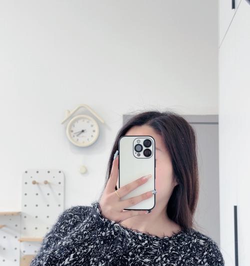 苹果手机纯白壳的材质和特点是什么？价格如何？
