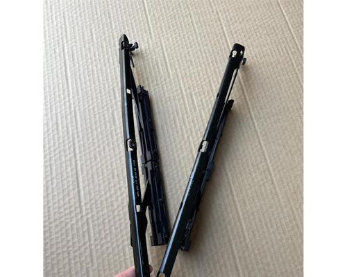 汽车后排天窗平板支架的安装方法是什么？安装过程中需要注意什么？
